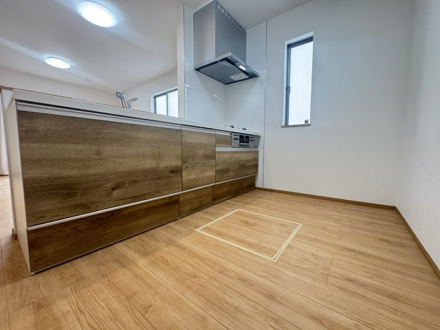 宜野湾市大謝名1丁目（全2棟）ラストA号棟のキッチン|※同仕様写真です