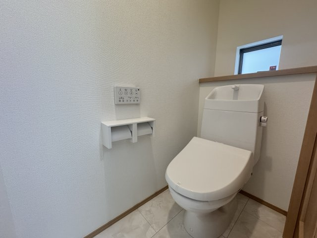 宜野湾市大謝名1丁目（全2棟）ラストA号棟のトイレ|※同仕様写真です