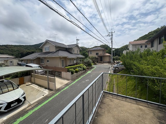 福岡市西区今宿町中古一戸建ての前面道路含む現地写真
