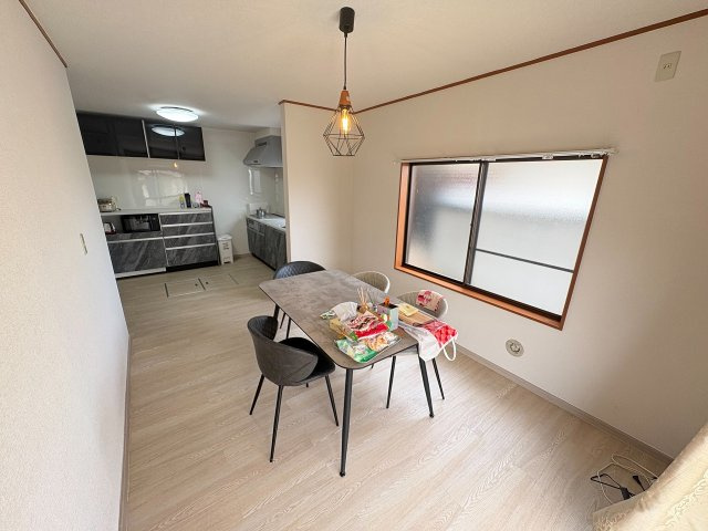 福岡市西区今宿町中古一戸建ての居間・リビング