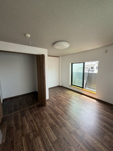 住吉宮町2丁目戸建ての洋室