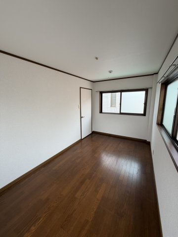 住吉宮町2丁目戸建ての洋室