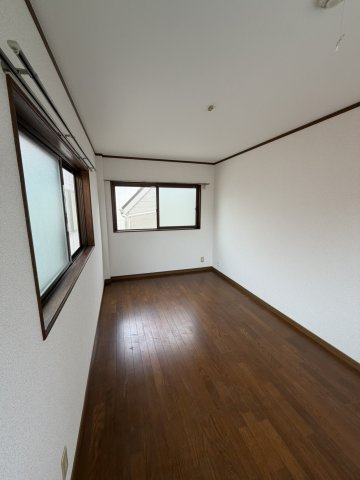 住吉宮町2丁目戸建ての洋室
