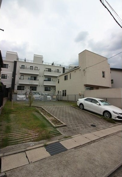 グレイスレジデンス八事の駐車場
