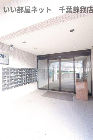 ヴィレッジハウス千葉南のエントランス|落ち着いたエントランスです