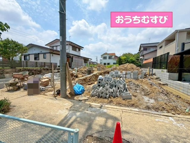 春日井市中央台第4(全2棟)の前面道路含む現地写真