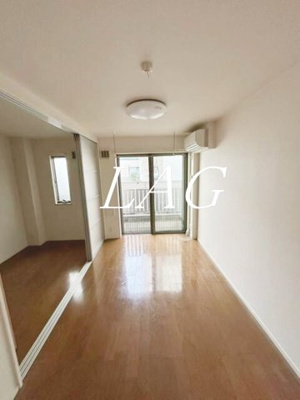【居間・リビング】 | ラシーネ結 | 洋室のお部屋です。