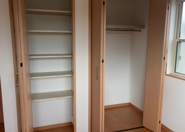 【収納】 | 全居室に収納が配置された5LDKの間取りで、衣類や日用品を効率よく整理整頓できます。2026年7月の内装リフォームにより収納内部も気持ちよくお使いいただけます。お荷物が多いご家庭にもおすすめの住まいで