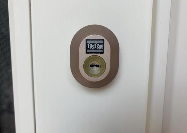 【防犯設備】 | 当然のことではありますが、オートロックやセンサーライト、ホームセキュリティーなどの防犯設備があれば、小さいお子様がいるご家庭も安心ですよね！まず物件購入の際は、防犯設備もチェックするようにしましょう。
