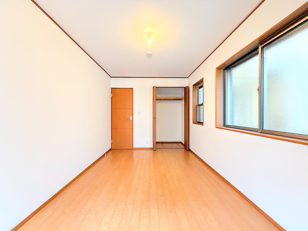 戸塚区戸塚町　中古戸建て　第7の洋室|◆気持ちの良い風が室内へ入り込む居室。家具を配置しても広々ご利用いただけます！！