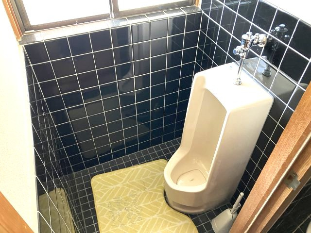 加陽　中古戸建　9DK+Sのトイレ