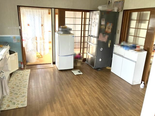 加陽　中古戸建　9DK+Sのキッチン