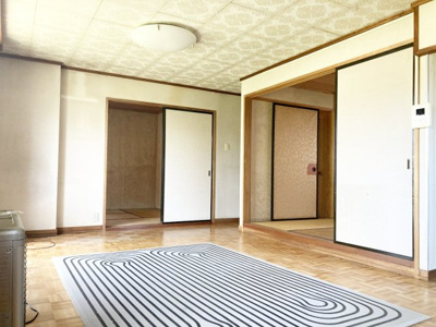 【居間・リビング】 | 花川北2-5　戸建 | 南面広々スペースで陽が入りやすい間取り♪