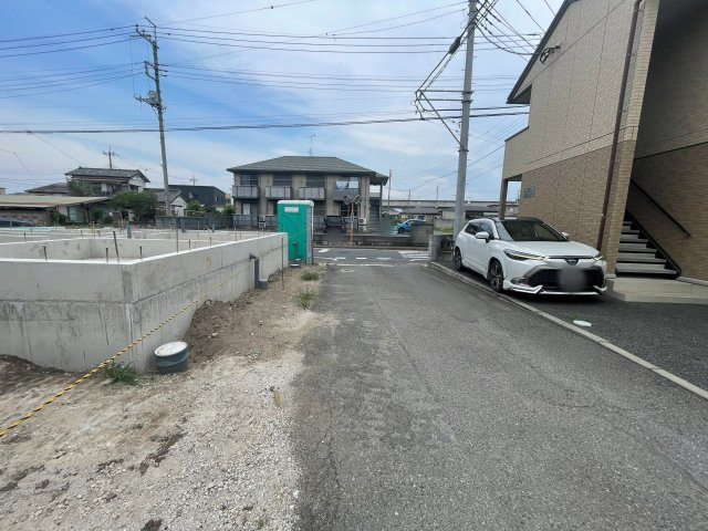 新築戸建・新築建売　伊勢崎市曲輪町　北小学校・第三中学校の前面道路含む現地写真
