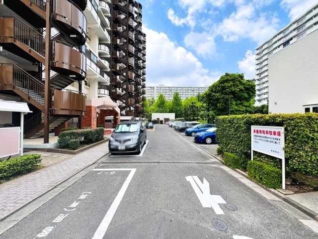 【駐車場】 | パークシティ光が丘 6号棟（成増店） | 月額11000～13000円。
※空き状況は管理会社に要確認。
