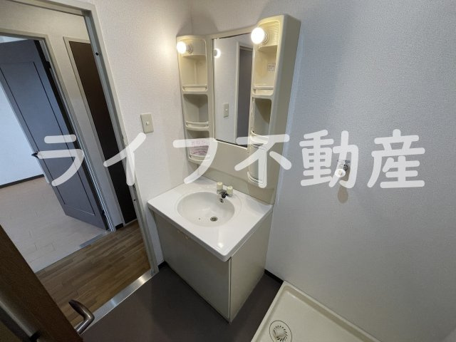 セピア辻井横小路の独立洗面台|独立洗面台、朝の身支度には欠かせません