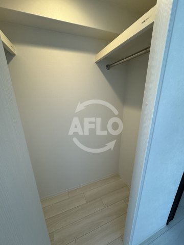 アーバネックス梅田中崎町Ⅱ　扇町小学校区の収納|アーバネックス梅田中崎町II　ウォークインクローゼット