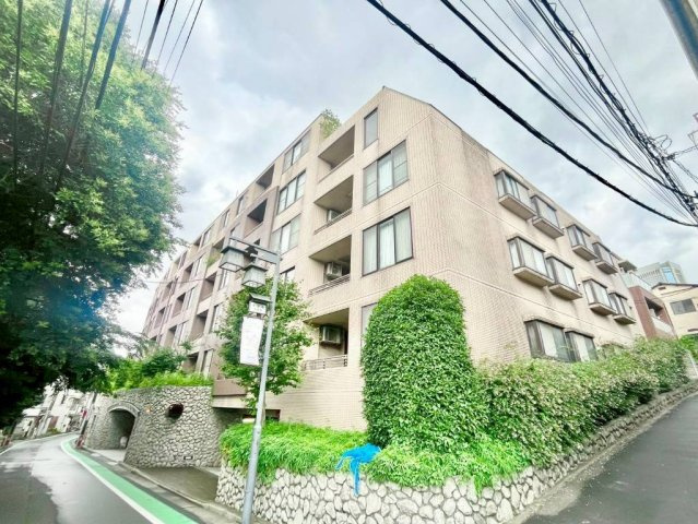 東急ドエル・プレステージ参宮橋の外観|現地写真

現地ご見学希望・資料請求などお気軽にお問い合わせ下さい！
03-5990-5201