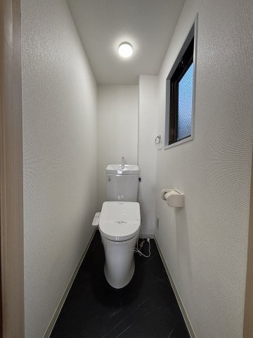 池田市栄本町戸建のトイレ