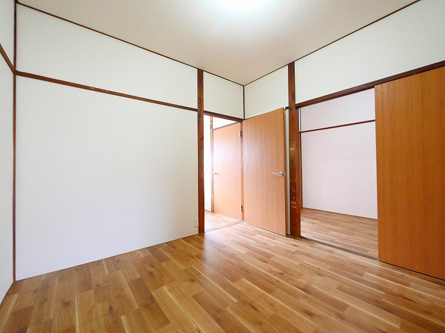 大西貸家の居間・リビング