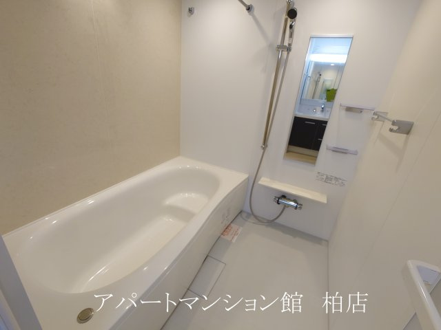サードコートの浴室