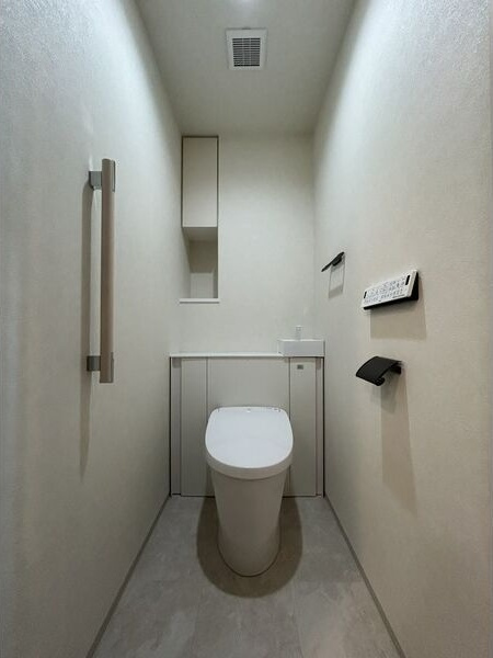 Alivis金山Eastのトイレ|清潔感のあるトイレです