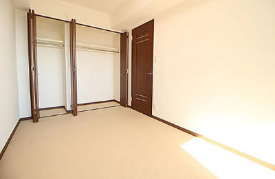 【洋室】 | レクセルマンション福生第2 | 全居室収納完備。