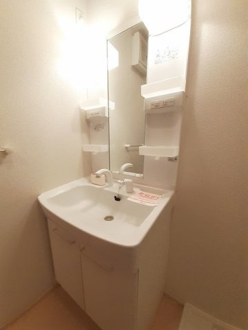 ラフテルの洗面所|コンパクトで使いやすい洗面所