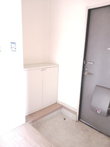 梨の木ハイツＢの玄関|シンプルで使いやすい玄関です