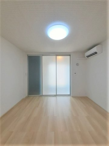 ベル　クレアの内装|明るい色調の室内です
