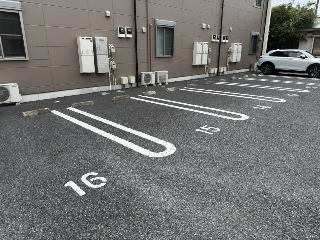 レクエルドの駐車場