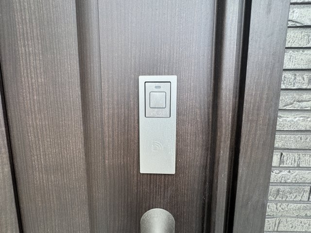 沖縄市東（全3棟）ラストC号棟の玄関|C号棟　スマートキー付き♪