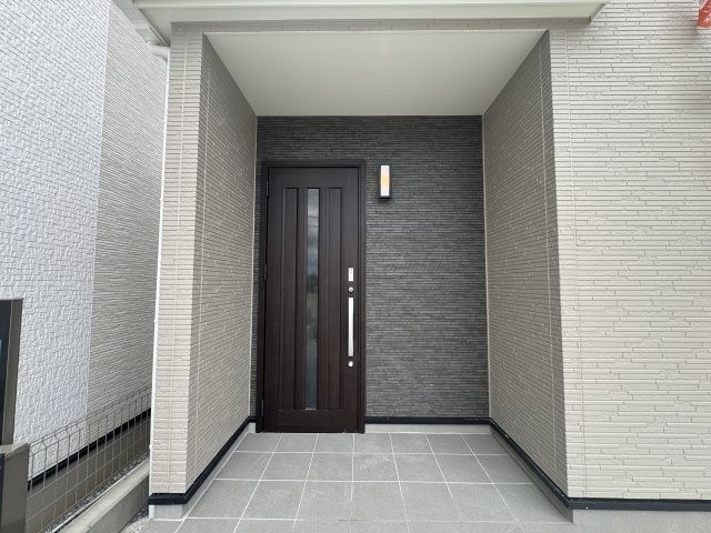 沖縄市東（全3棟）ラストC号棟の玄関|C号棟　スマートキー付き♪