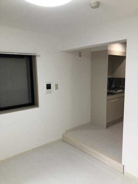 新宿区四谷４丁目の賃貸マンションの居間・リビング