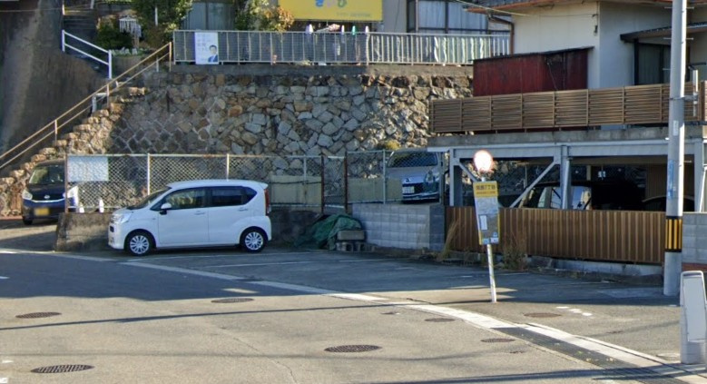 宮原川西ガレージの駐車場