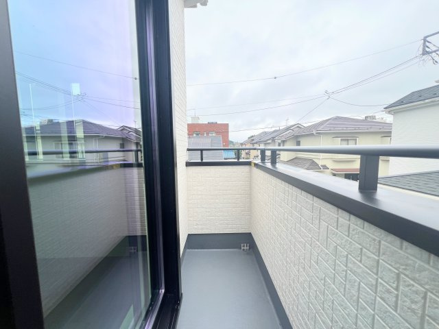 青梅市裏宿町　全5棟　新築戸建のバルコニー