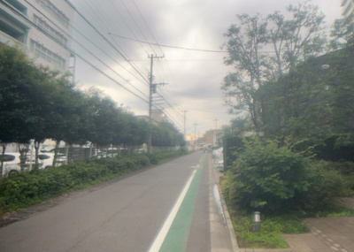 【展望】 | オハナ相武台 | 眺望の良さを楽しめるダイニングキッチンで家族団らんの時間を過ごしてはいかがでしょうか。バルコニーから見える景色を家族で眺める時間は、時間が経つのを忘れてしまいそうですね。是非、現地を見に行きましょう！