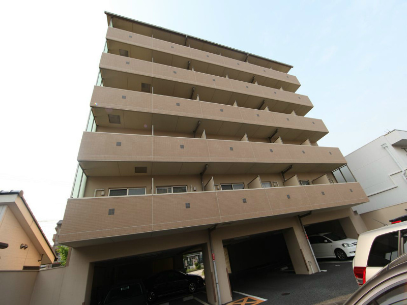 名古屋市中川区福住町の賃貸マンションの駐車場