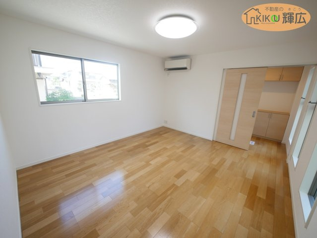 加古川市野口町水足　中古戸建の居間・リビング