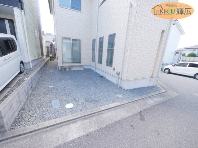 加古川市野口町水足　中古戸建の駐車場