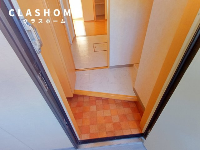 ステラカーサの玄関|同物件の別部屋になります。