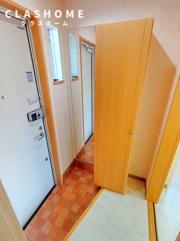 ステラカーサの玄関|同物件の別部屋になります。