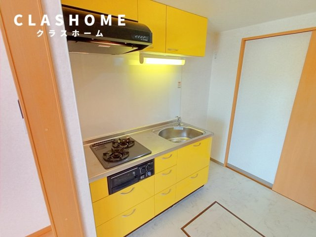 ステラカーサのキッチン|同物件の別部屋になります。