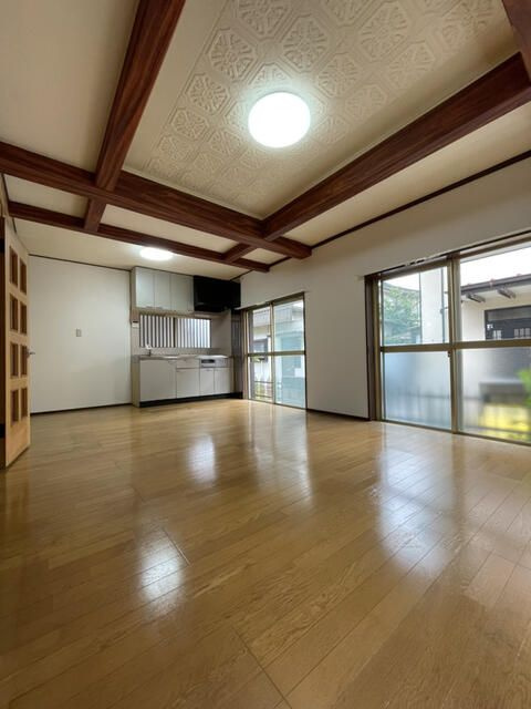 花見川区千種町戸建の居間・リビング