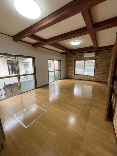 花見川区千種町戸建の居間・リビング