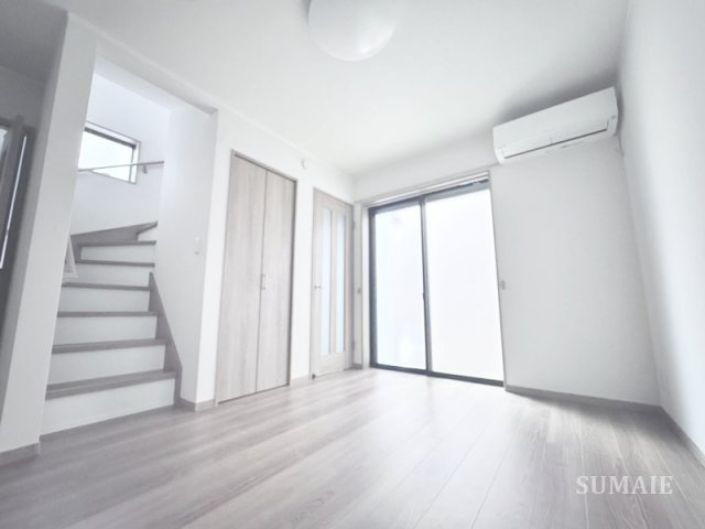 志茂4丁目戸建の居間・リビング|リビングです