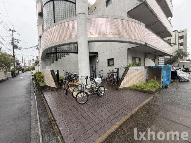 サンイーストパレスの玄関