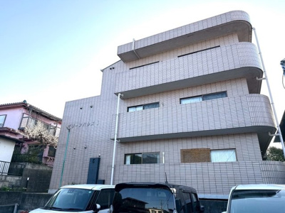 【外観】 | グリーンパレス | RC造（鉄筋コンクリート）3階建て。大和ハウス工業施工です