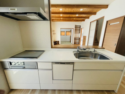 【キッチン】 | 富の原2丁目　太陽光発電システム付　中古住宅