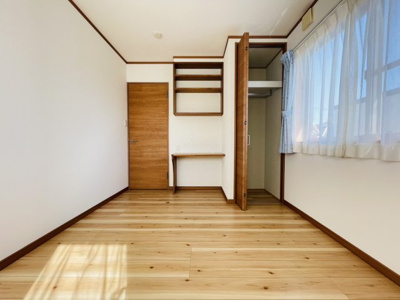【洋室】 | 富の原2丁目　太陽光発電システム付　中古住宅